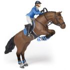 Cheval de saut d'obstacle et cavalière