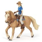 Cheval western et sa cavalière