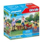 City life - grands-parents avec petit-fils