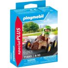 Special plus - enfant avec voiture de karting