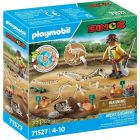 Fouilles archéologiques avec squelette de dinosaure