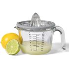 Tasse à mesurer en verre avec presse-agrumes