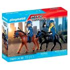 City action : 2 policiers cavaliers avec chevaux