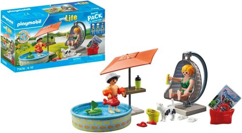 My life - maman et enfant avec fauteuil suspendu