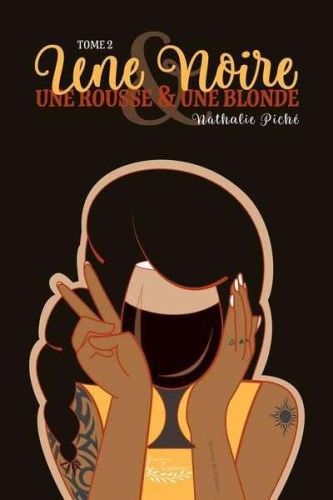 Une noire, une rousse et une blonde